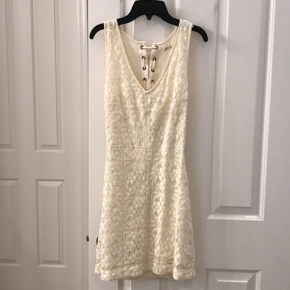 Hollister fitted cream lace dress